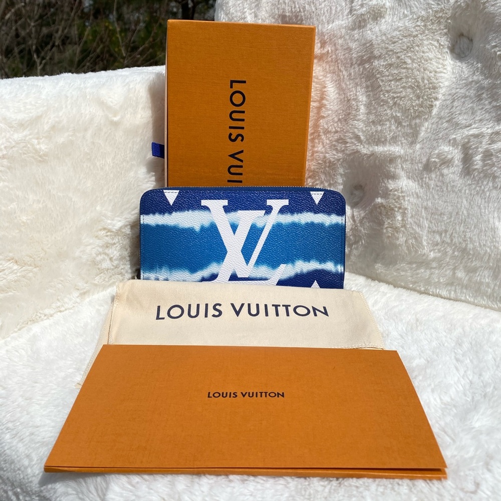 LOUIS VUITTON BLUE ESCALE ZIPPY WALLET